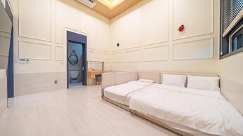 Yeosu Kinolkids Poolvilla