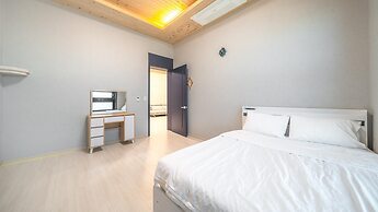 Yeosu Kinolkids Poolvilla