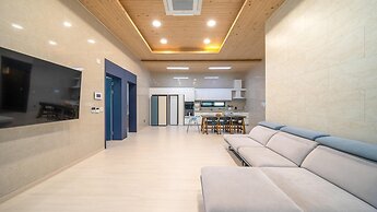 Yeosu Kinolkids Poolvilla