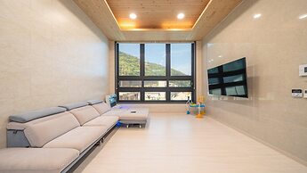 Yeosu Kinolkids Poolvilla