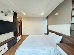 Royal Condotel in Vinhomes Metropolis