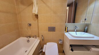 Royal Condotel in Vinhomes Metropolis