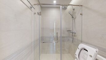 Royal Condotel in Vinhomes Metropolis