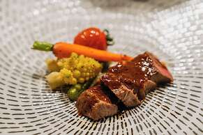 Intercontinental Xiangyang by IHG