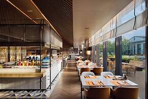 Intercontinental Xiangyang by IHG