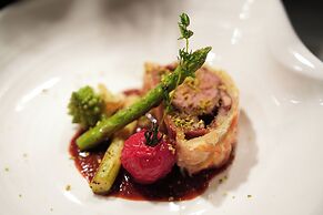 Intercontinental Xiangyang by IHG