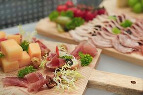 Intercontinental Xiangyang by IHG