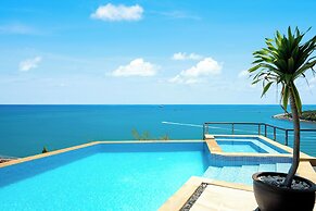 Villa Azure with Infinity Pool