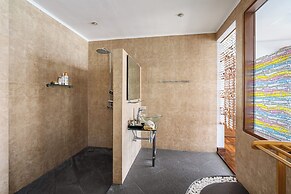 Villa Azure with Infinity Pool