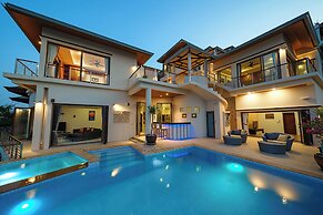 Villa Azure with Infinity Pool