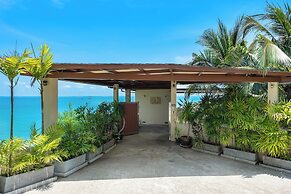 Villa Azure with Infinity Pool