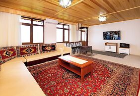 Avulot Mountain Resort Hotel