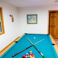 Firefly Lodge! Boardman River! Hot Tub! Woodstove!