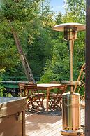 Firefly Lodge! Boardman River! Hot Tub! Woodstove!