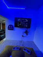 Firefly Lodge! Boardman River! Hot Tub! Woodstove!