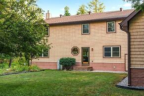 Firefly Lodge! Boardman River! Hot Tub! Woodstove!