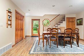 Firefly Lodge! Boardman River! Hot Tub! Woodstove!