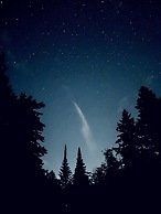 Firefly Lodge! Boardman River! Hot Tub! Woodstove!