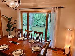 Boardman Monarch Upscale River Lodge HOT Tub!