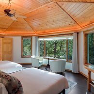 Boardman Monarch Upscale River Lodge HOT Tub!