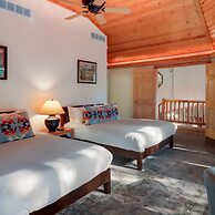 Boardman Monarch Upscale River Lodge HOT Tub!