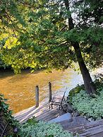 Boardman Monarch Upscale River Lodge HOT Tub!