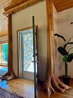 Boardman Monarch Upscale River Lodge HOT Tub!