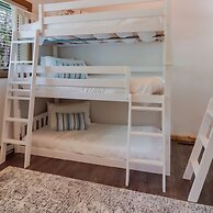 Boardman Monarch Upscale River Lodge HOT Tub!