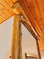 Boardman Monarch Upscale River Lodge HOT Tub!