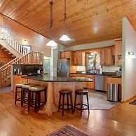 Boardman Monarch Upscale River Lodge HOT Tub!