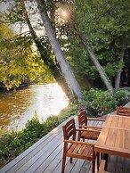 Boardman Monarch Upscale River Lodge HOT Tub!