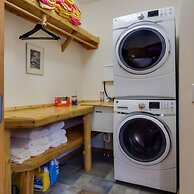 Boardman Monarch Upscale River Lodge HOT Tub!