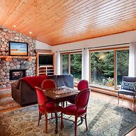 Boardman Monarch Upscale River Lodge HOT Tub!