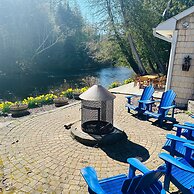 Boardman Monarch Upscale River Lodge HOT Tub!