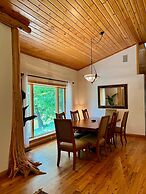 Boardman Monarch Upscale River Lodge HOT Tub!