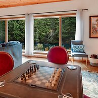 Boardman Monarch Upscale River Lodge HOT Tub!