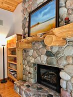 Boardman Monarch Upscale River Lodge HOT Tub!