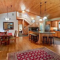 Boardman Monarch Upscale River Lodge HOT Tub!