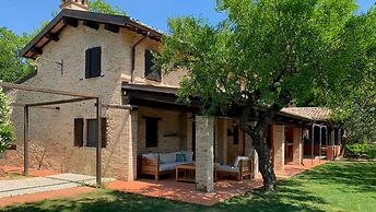 Casale Belvedere 9 Emma Villas