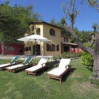 Casale Degli Ulivi 10 2 Emma Villas