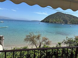 Tolo Beach House with Breathtaking View