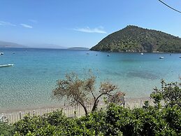 Tolo Beach House with Breathtaking View