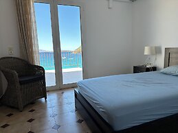 Tolo Beach House with Breathtaking View