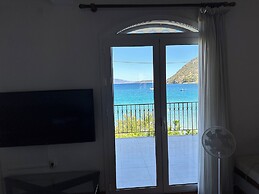 Tolo Beach House with Breathtaking View