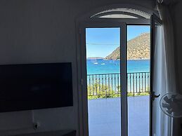 Tolo Beach House with Breathtaking View