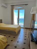 Tolo Beach House with Breathtaking View