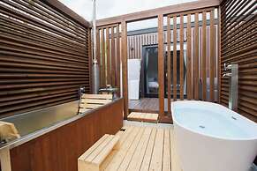 LOCALINO STAY AOSHIMA