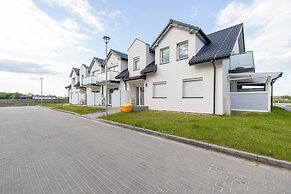 Bright Studio in Darlowo by Renters