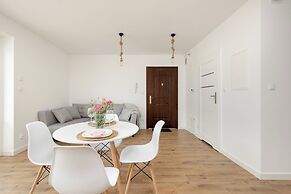 Bright Studio in Darlowo by Renters