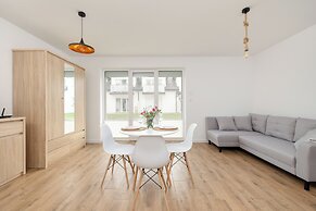 Bright Studio in Darlowo by Renters